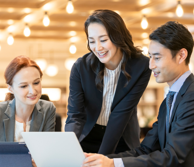 仕事で英語を使う場面のイメージ